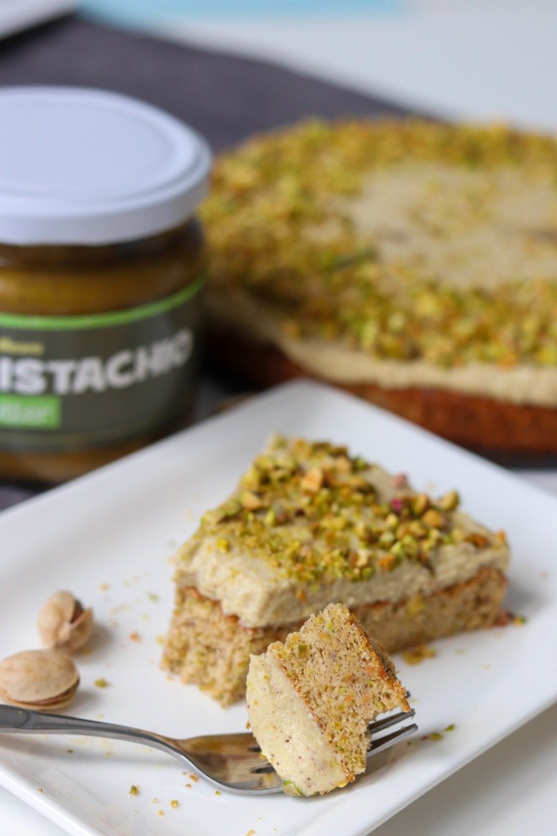 Fitness recipe Nontraditional pistachio cake with cream of ricotta