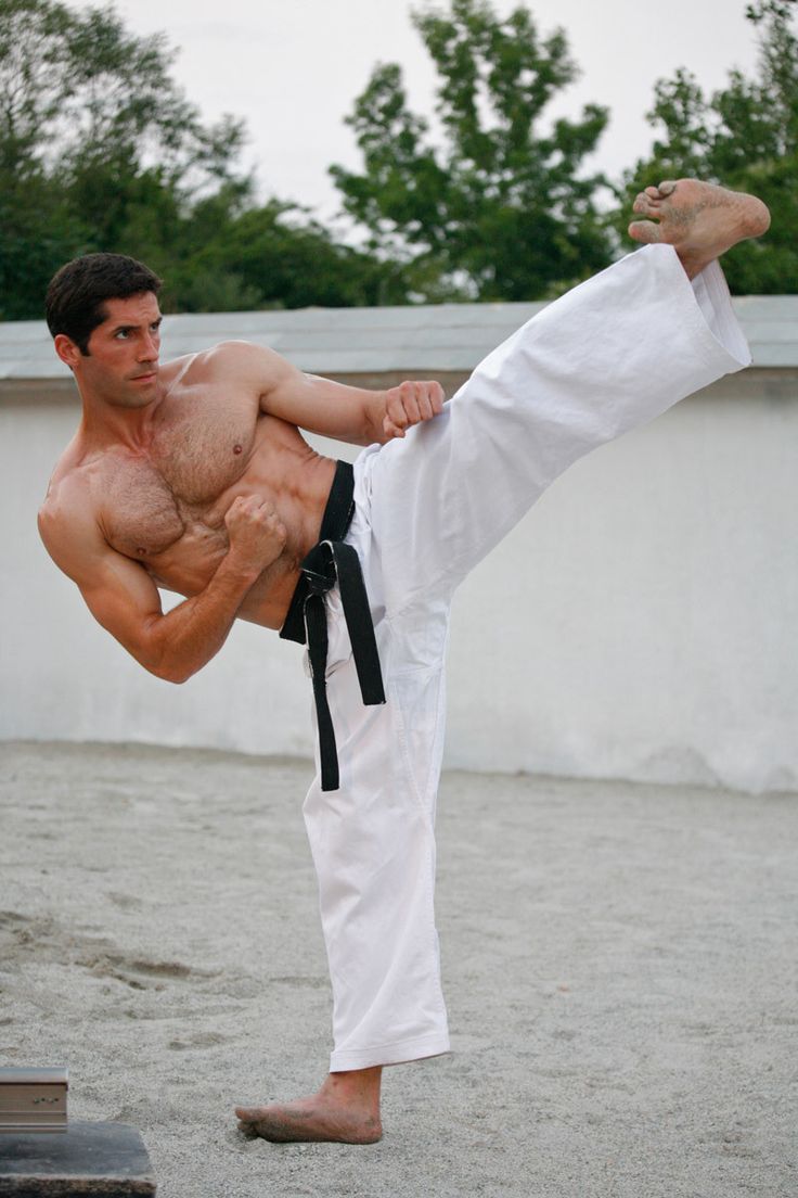karate vă ajută să pierdeți în greutate)