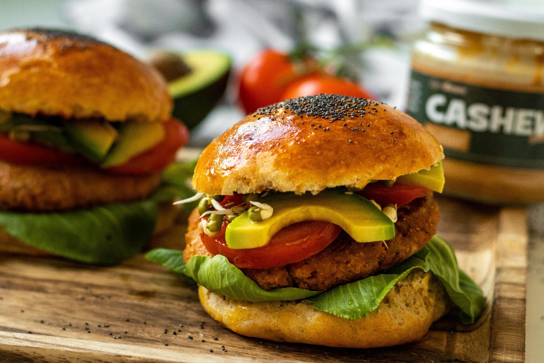 Fitness recipe: Vegetarian burger with spelled bun and chickpea pancake