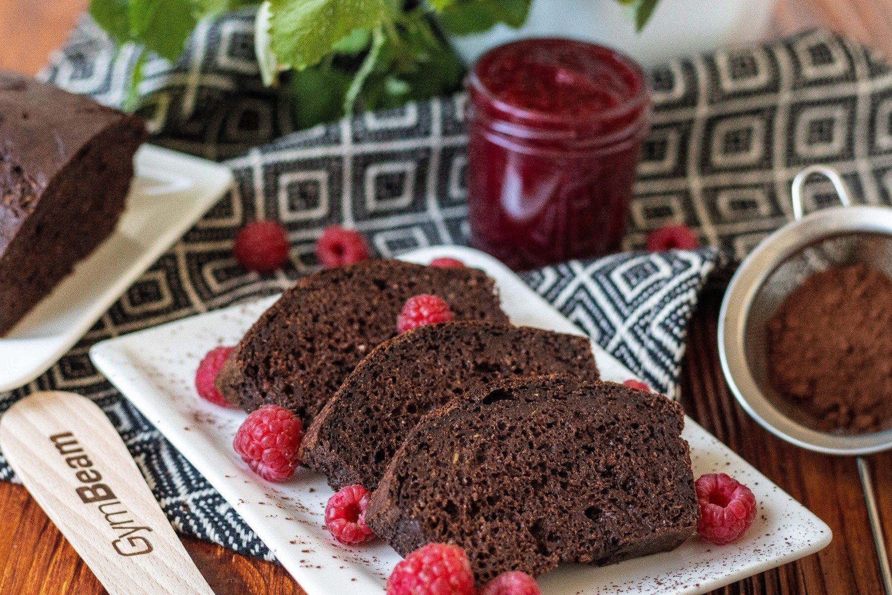 Фитнес рецепт: Чоколадни протеински хлеб са тиквицом