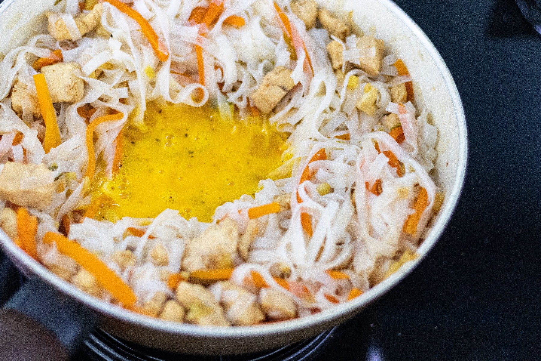 Pad Thai with chicken and ginger - preparation