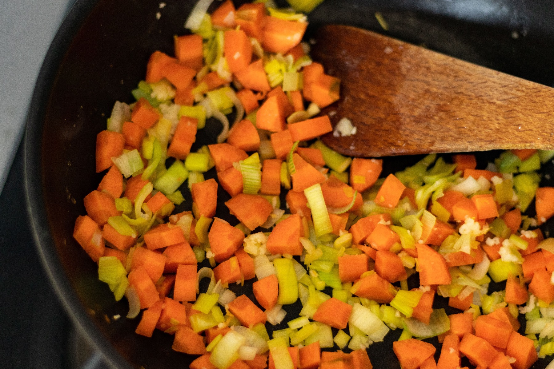 Praz, morcovi și usturoi