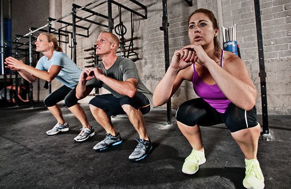 Cum să utilizați antrenamente de intensitate ridicată pentru pierderea în greutate