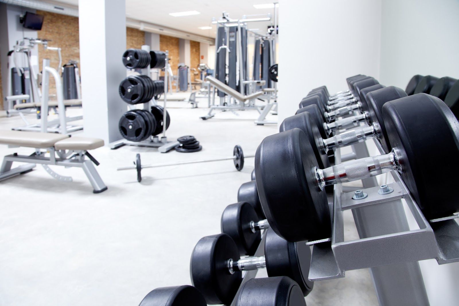 8 things you shouldn't do in the gym