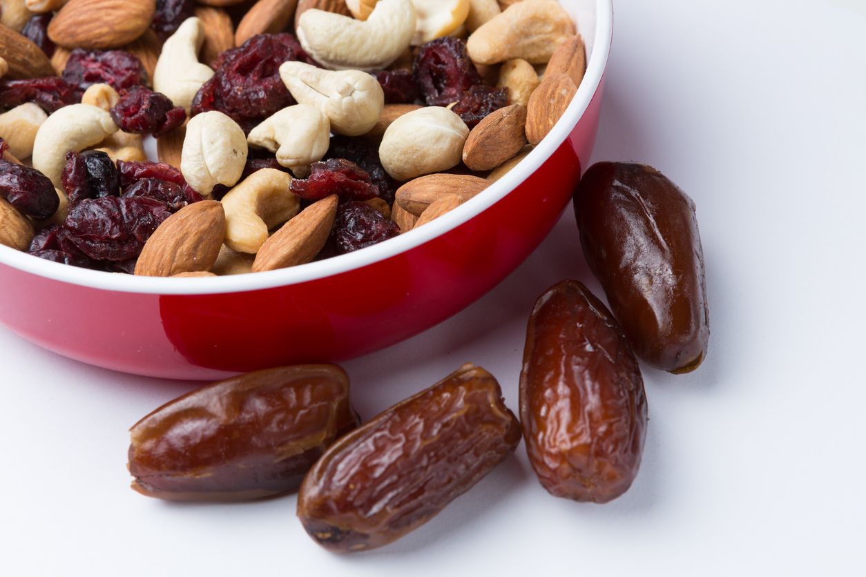 7 Nutritious Snacks You Can Always Keep at Your Elbow