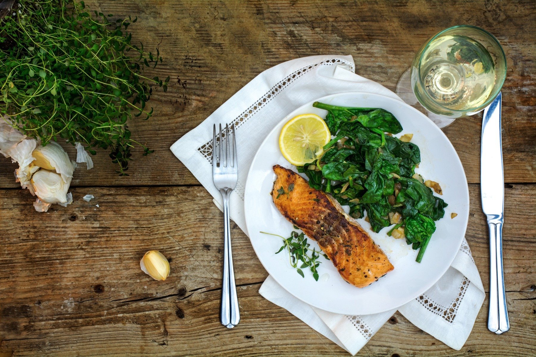 Salmon with spinach, fitness meal, fitness recipes