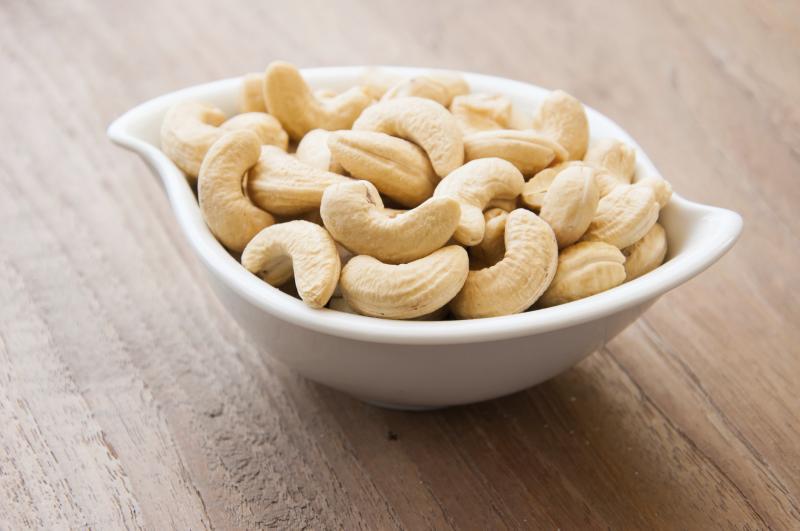 Benefits of cashew nuts and health impact