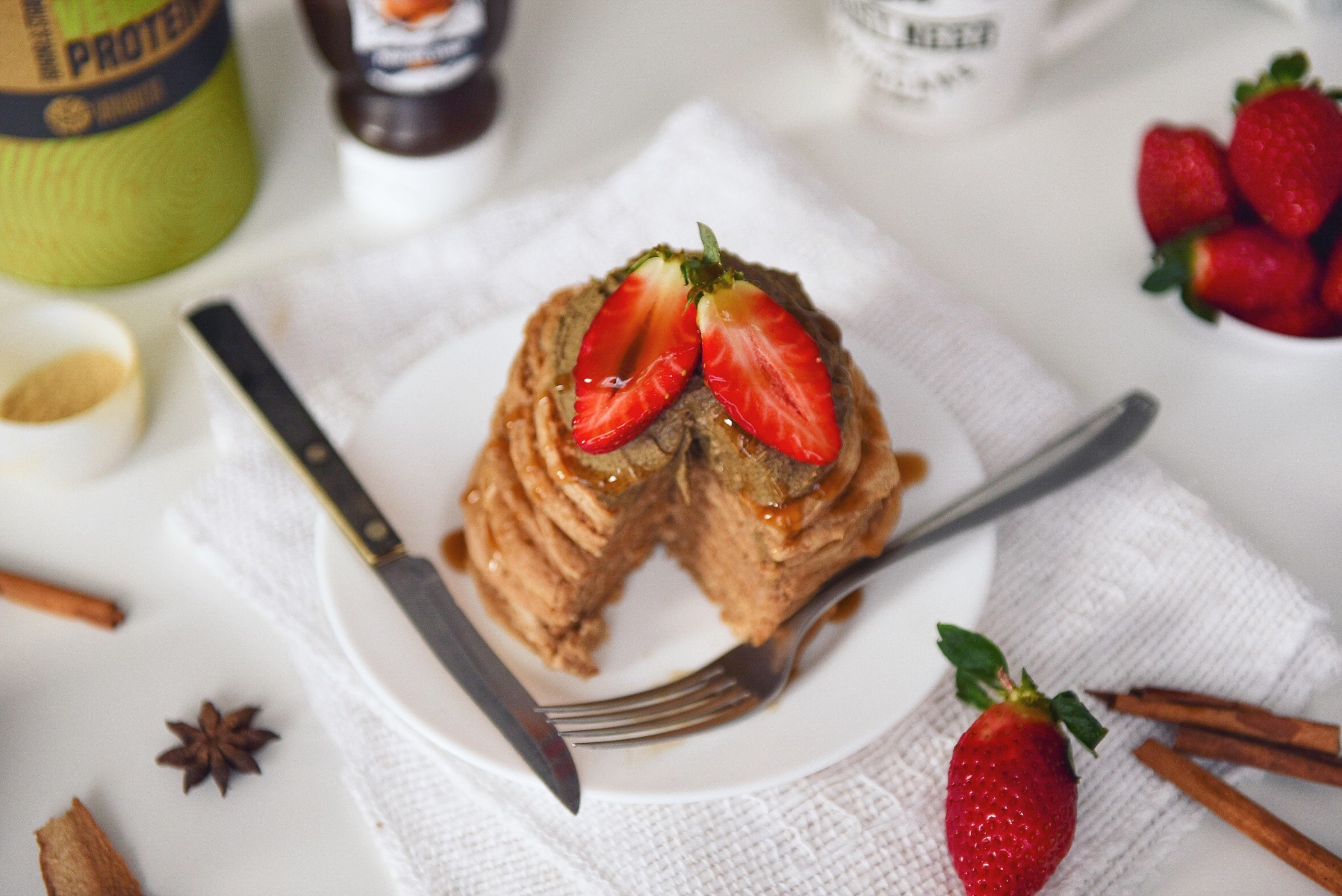 Fitness recipe: Fluffy vegan pancakes with protein cream